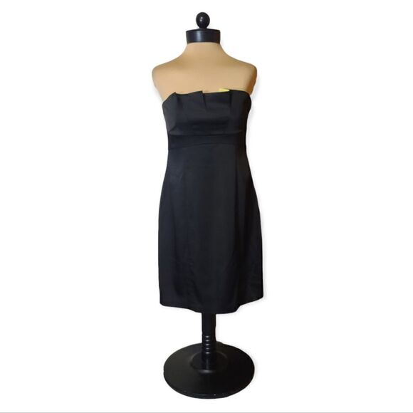 BCBGMaxAzria Dresses & Skirts - BCBG MAXAZRIA Strapless Black Cocktail Dress NWT Size 10